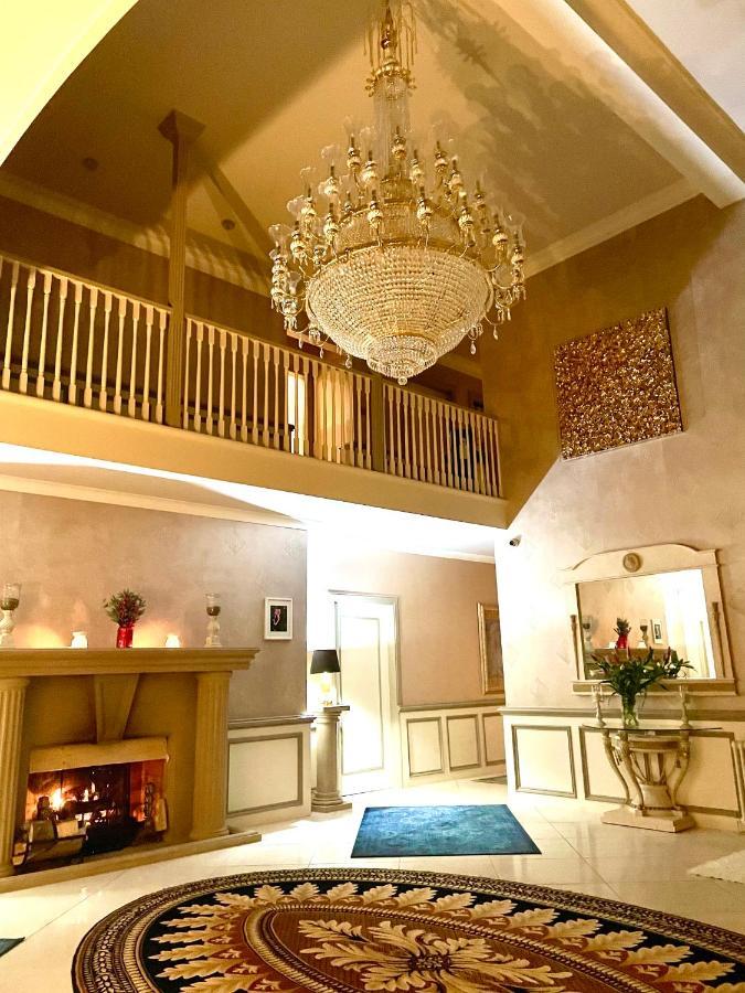 Finn Village - Loch Lomond Villa B&B - Black Room With Jacuzzi-Style Bath Глазго Экстерьер фото