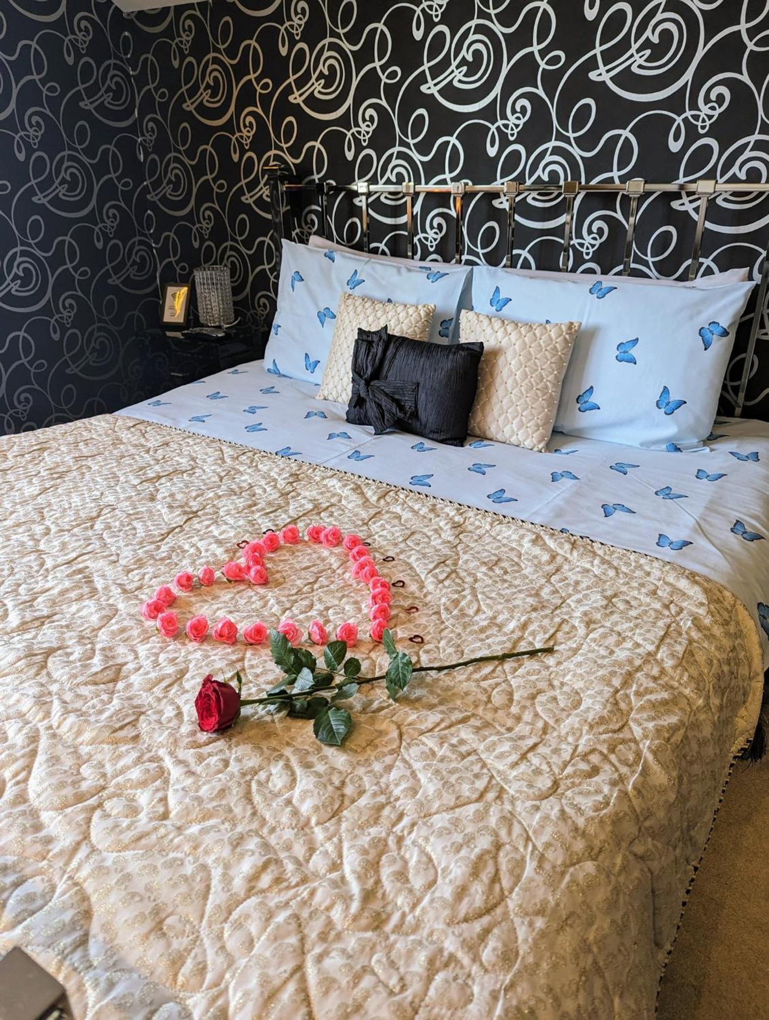 Finn Village - Loch Lomond Villa B&B - Black Room With Jacuzzi-Style Bath Глазго Экстерьер фото